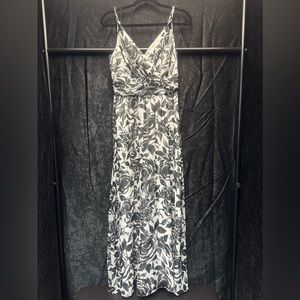 White House Black Market Floral Chiffon Maxi Dress Size 2